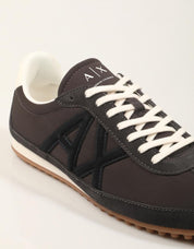 ZAPATILLAS ARMANI EXCHANGE LOWER NYLON LICORICE AF27477 en color Marron
