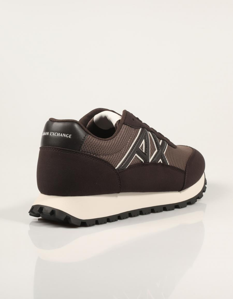 ZAPATILLAS ARMANI EXCHANGE DROP BROWN AF19388 en color Marron