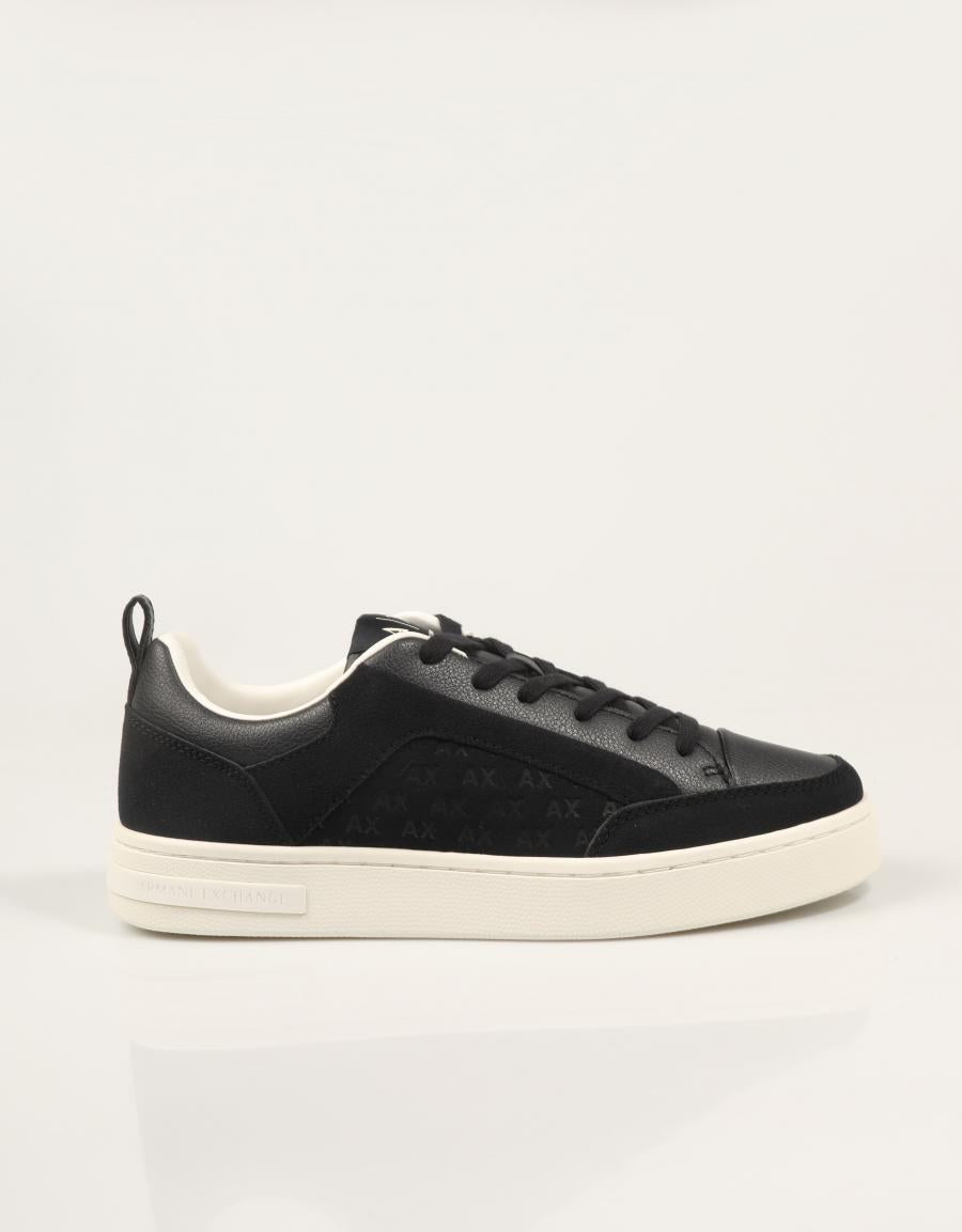 ZAPATILLAS ARMANI EXCHANGE LONDON DEEP NAVY XM003388 en color Azul marino