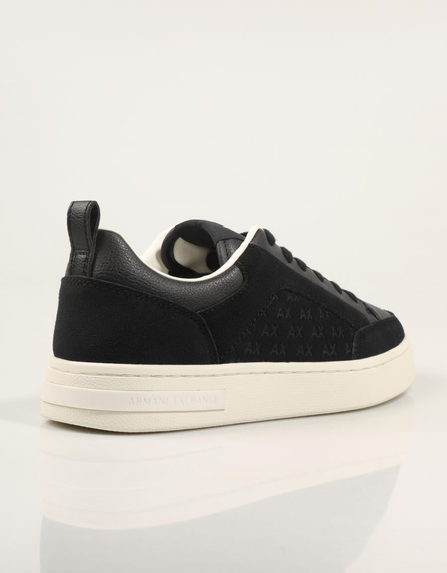 ZAPATILLAS ARMANI EXCHANGE LONDON DEEP NAVY XM003388 en color Azul marino