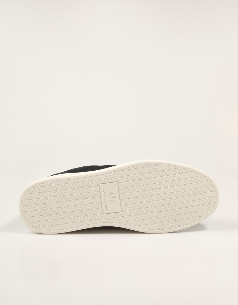 ZAPATILLAS ARMANI EXCHANGE LONDON DEEP NAVY XM003388 en color Azul marino