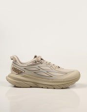 ZAPATILLAS HOKA MACH REMASTERED TAUPE 1176250M en color Taupe