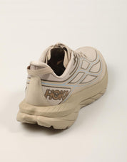 ZAPATILLAS HOKA MACH REMASTERED TAUPE 1176250M en color Taupe