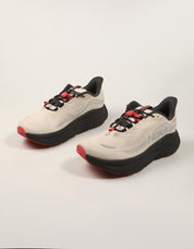 ZAPATILLAS HOKA CLIFTON 11 GTX RIVER GREY 1176574 en color Taupe