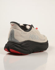 ZAPATILLAS HOKA CLIFTON 11 GTX RIVER GREY 1176574 en color Taupe