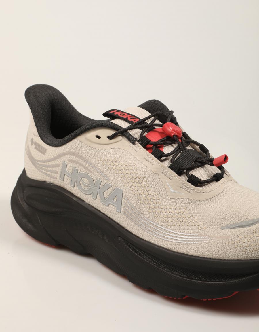 ZAPATILLAS HOKA CLIFTON 11 GTX RIVER GREY 1176574 en color Taupe