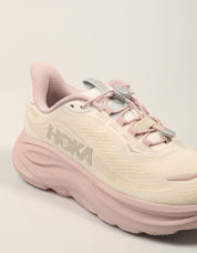 ZAPATILLAS HOKA CLIFTON 11 GTX ALABASTER 1183115 en color Beige