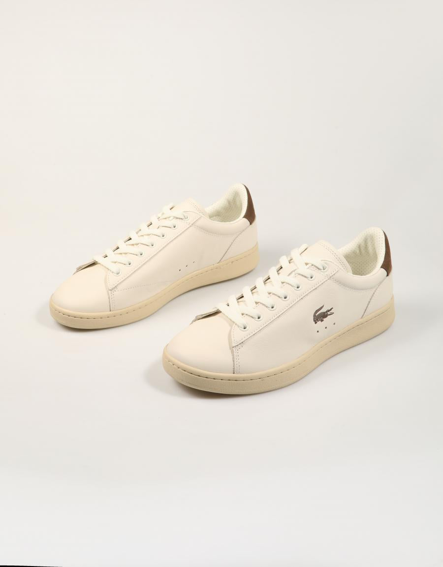ZAPATILLAS LACOSTE CARNABY OFF WHITE 52SMA0146 en color Blanco
