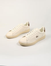 ZAPATILLAS LACOSTE CARNABY OFF WHITE 52SMA0146 en color Blanco