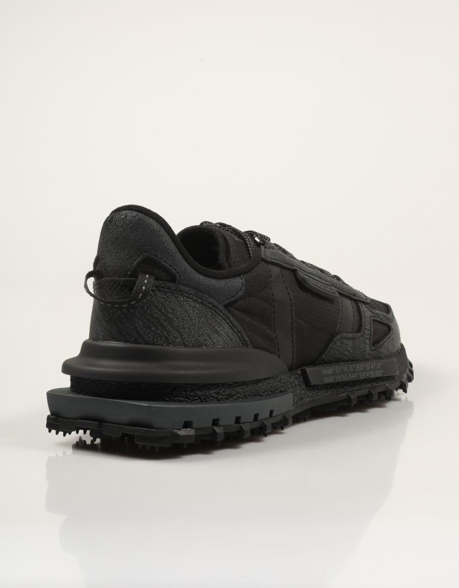 ZAPATILLAS LACOSTE ELITE ACTIVE BLACK 50SMA0083 en color Negro