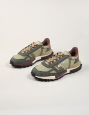 ZAPATILLAS LACOSTE ELITE ACTIVE GRY/KHK 52SMA0087 en color Kaki