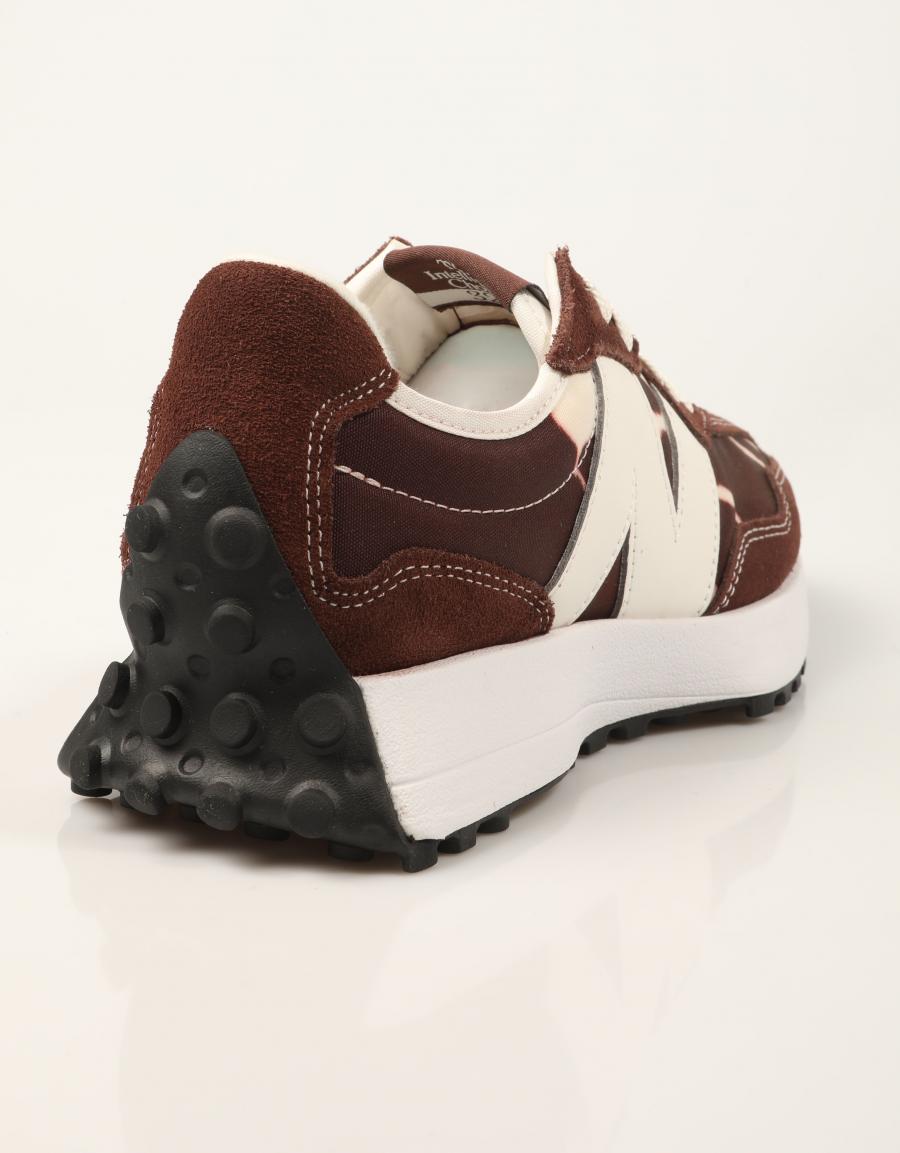 ZAPATILLAS NEW BALANCE W327 APC en color Marron
