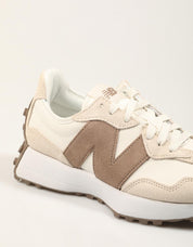 ZAPATILLAS NEW BALANCE W327 SUC en color Beige