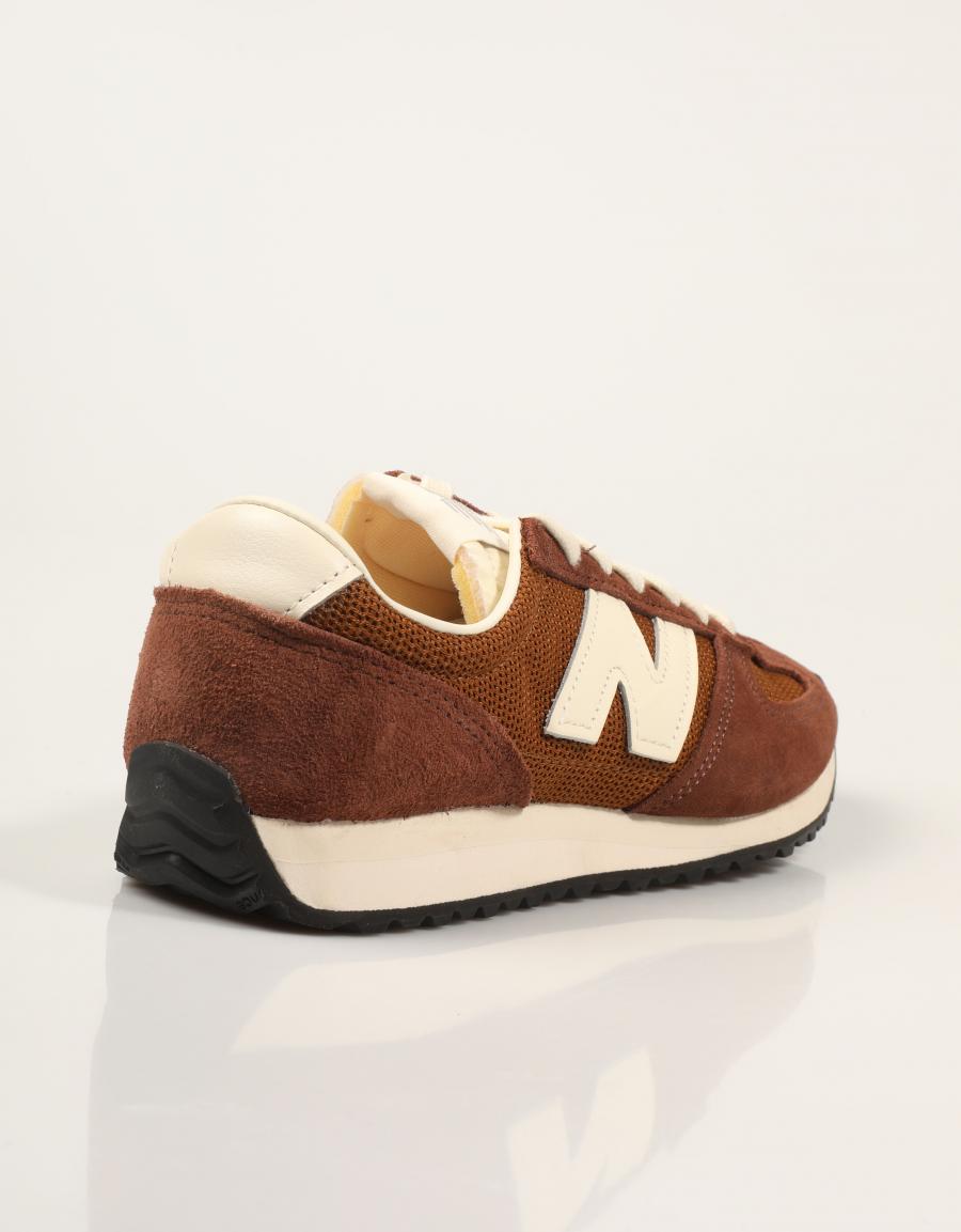 ZAPATILLAS NEW BALANCE U471 3G5 en color Cuero