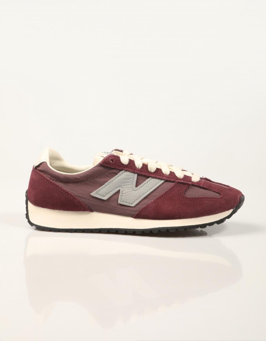 ZAPATILLAS NEW BALANCE U471 7PS en color Burdeos