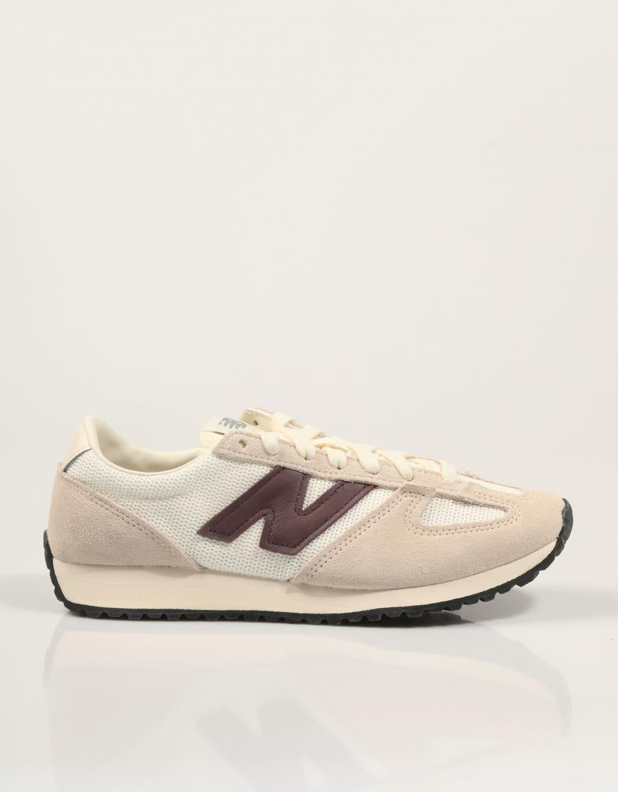 ZAPATILLAS NEW BALANCE U471 8Y4 en color Hielo
