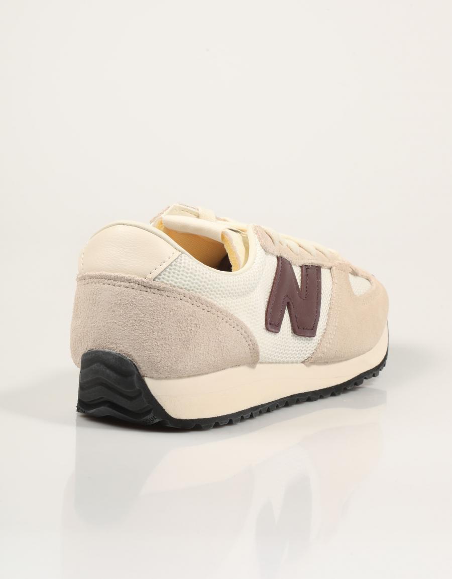 ZAPATILLAS NEW BALANCE U471 8Y4 en color Hielo