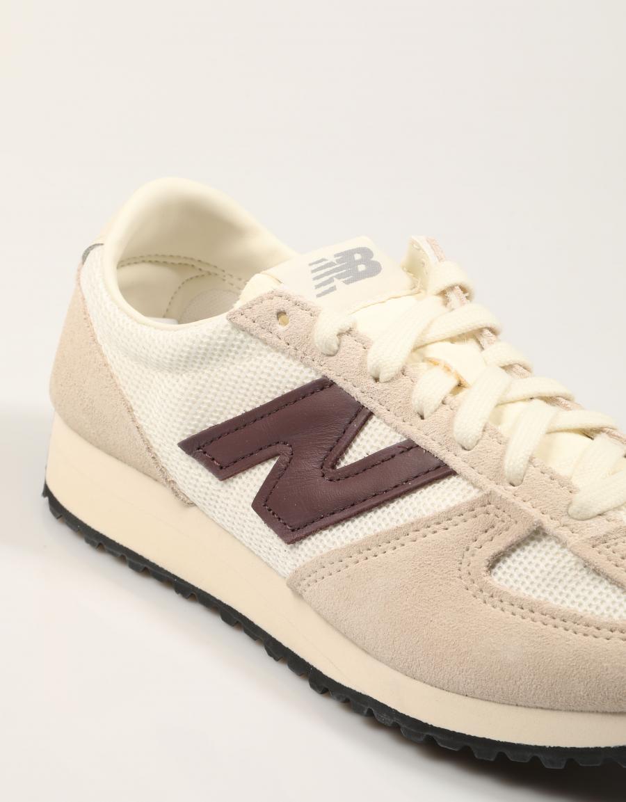 ZAPATILLAS NEW BALANCE U471 8Y4 en color Hielo
