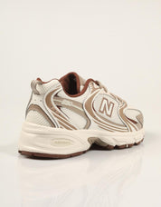 ZAPATILLAS NEW BALANCE U530 COB en color Beige