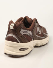 ZAPATILLAS NEW BALANCE U530 MLA en color Marron