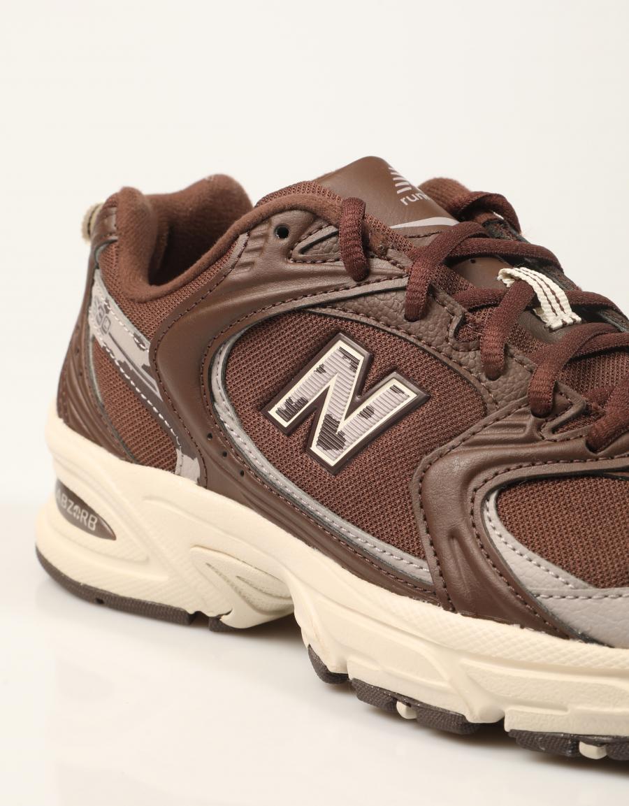 ZAPATILLAS NEW BALANCE U530 MLA en color Marron