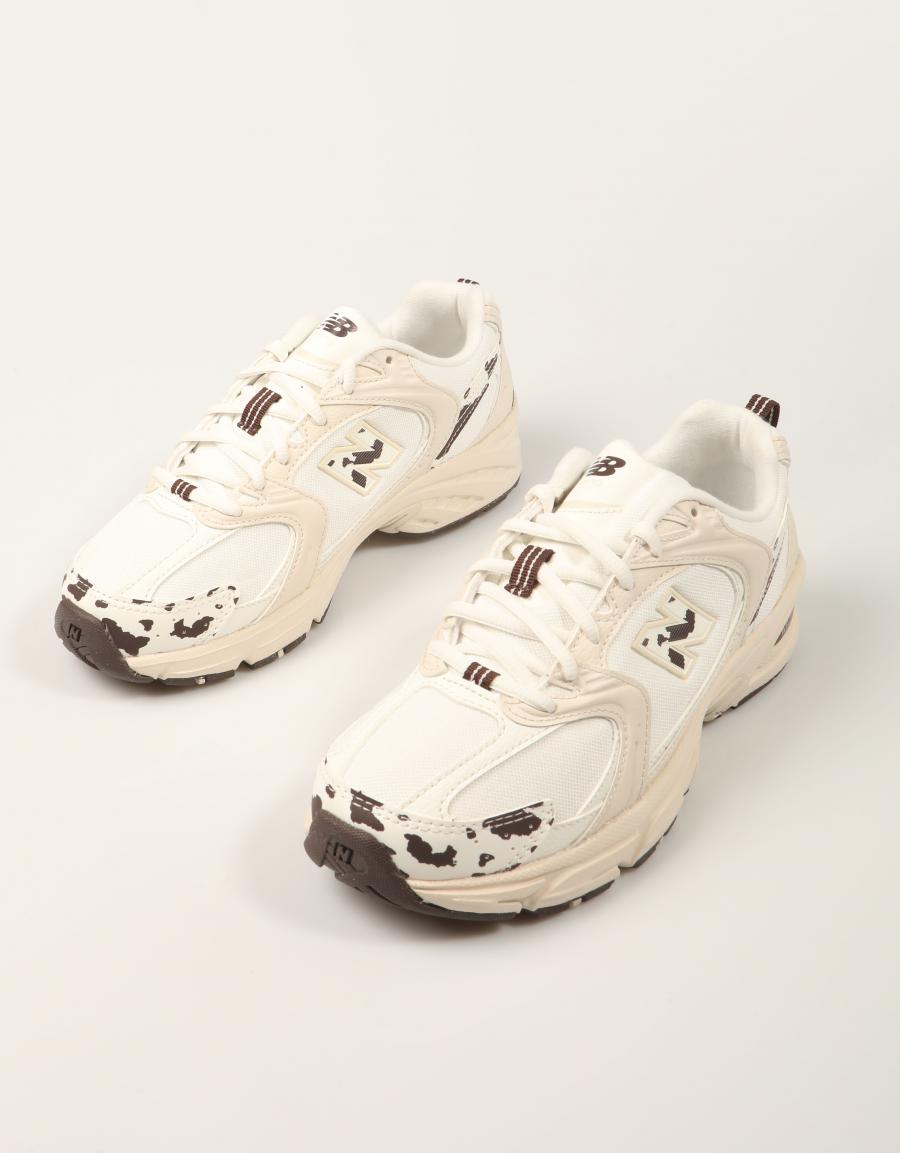 ZAPATILLAS NEW BALANCE U530 MLB en color Hielo