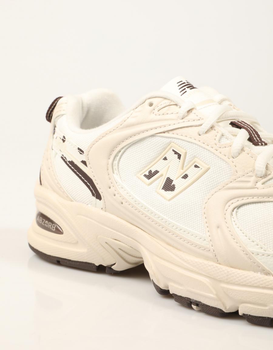 ZAPATILLAS NEW BALANCE U530 MLB en color Hielo