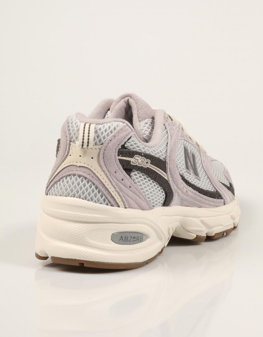 ZAPATILLAS NEW BALANCE U530 SCB en color Gris