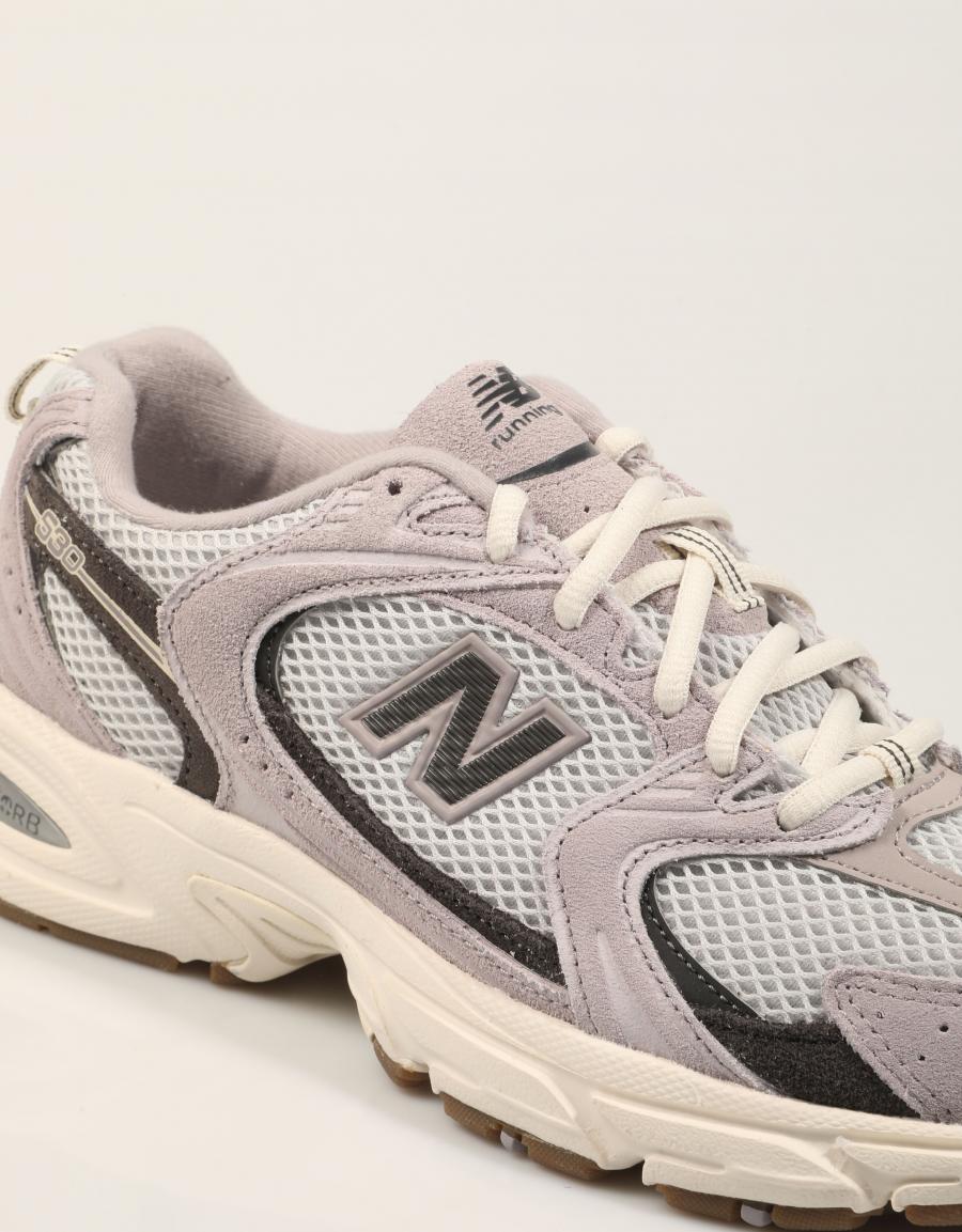 ZAPATILLAS NEW BALANCE U530 SCB en color Gris