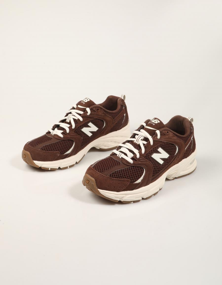 ZAPATILLAS NEW BALANCE U530 SCW en color Marron
