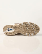 ZAPATILLAS NEW BALANCE U530 SMG en color Beige