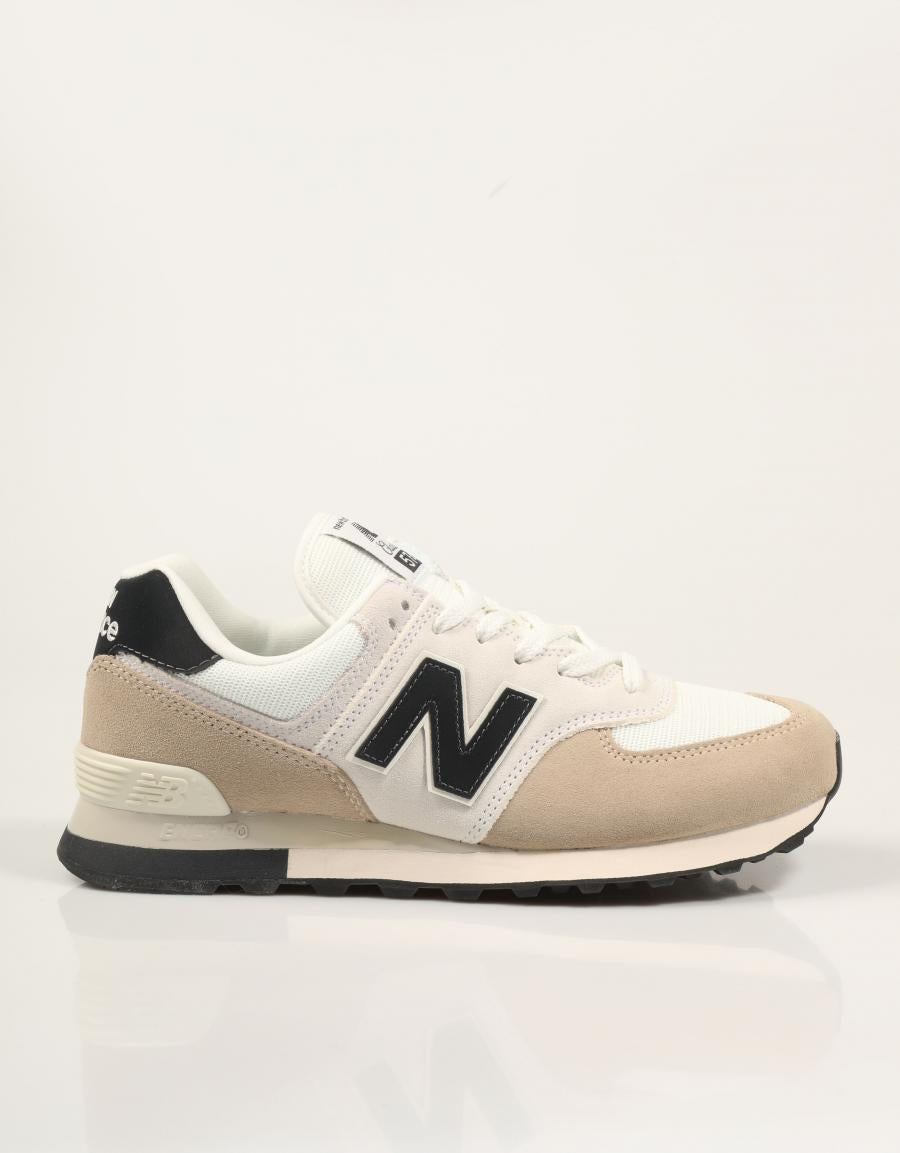 ZAPATILLAS NEW BALANCE U574 6SG en color Hielo