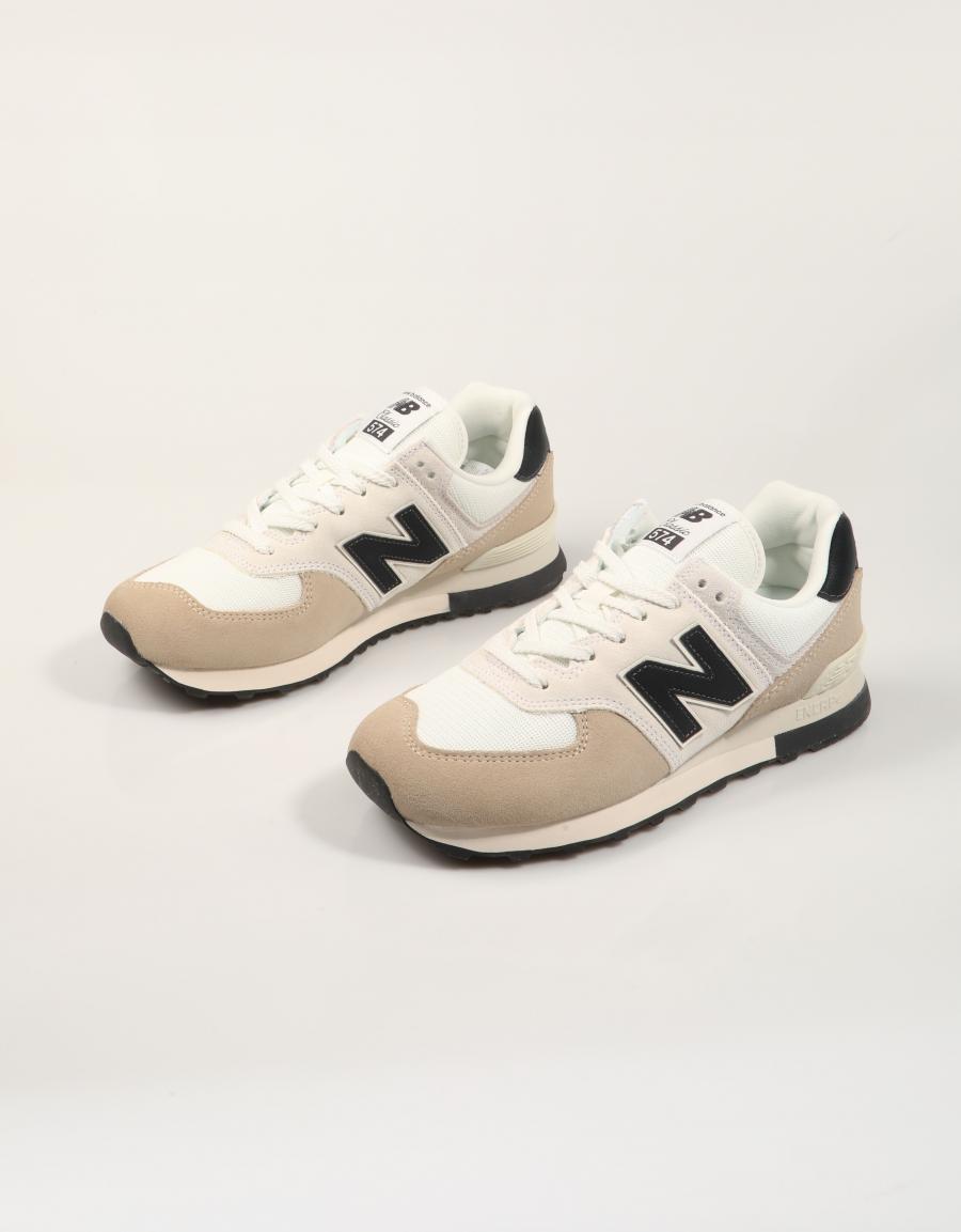 ZAPATILLAS NEW BALANCE U574 6SG en color Hielo