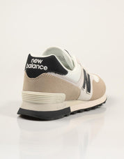 ZAPATILLAS NEW BALANCE U574 6SG en color Hielo