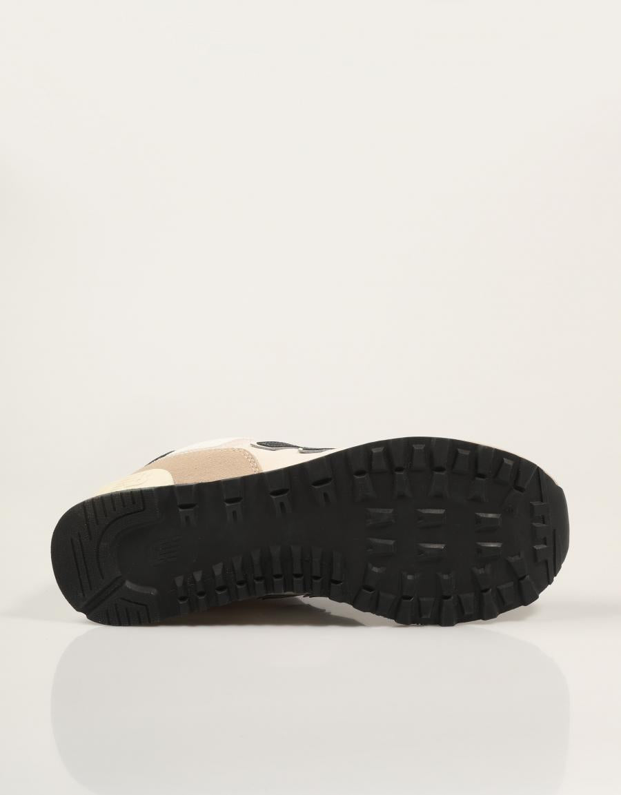 ZAPATILLAS NEW BALANCE U574 6SG en color Hielo