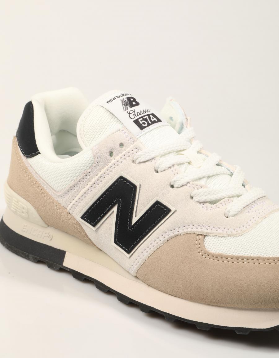 ZAPATILLAS NEW BALANCE U574 6SG en color Hielo