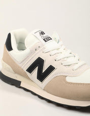ZAPATILLAS NEW BALANCE U574 6SG en color Hielo