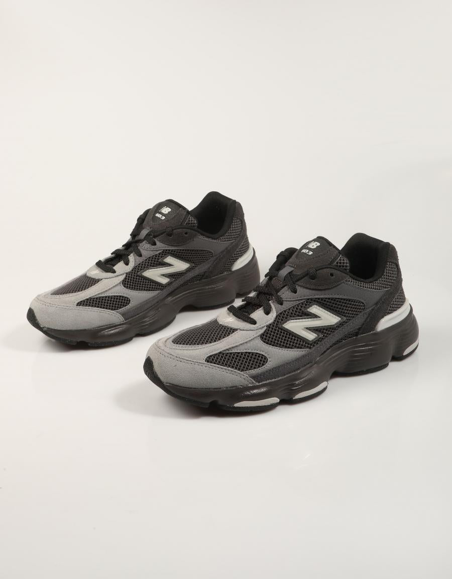 ZAPATILLAS NEW BALANCE M603 2DK en color Negro