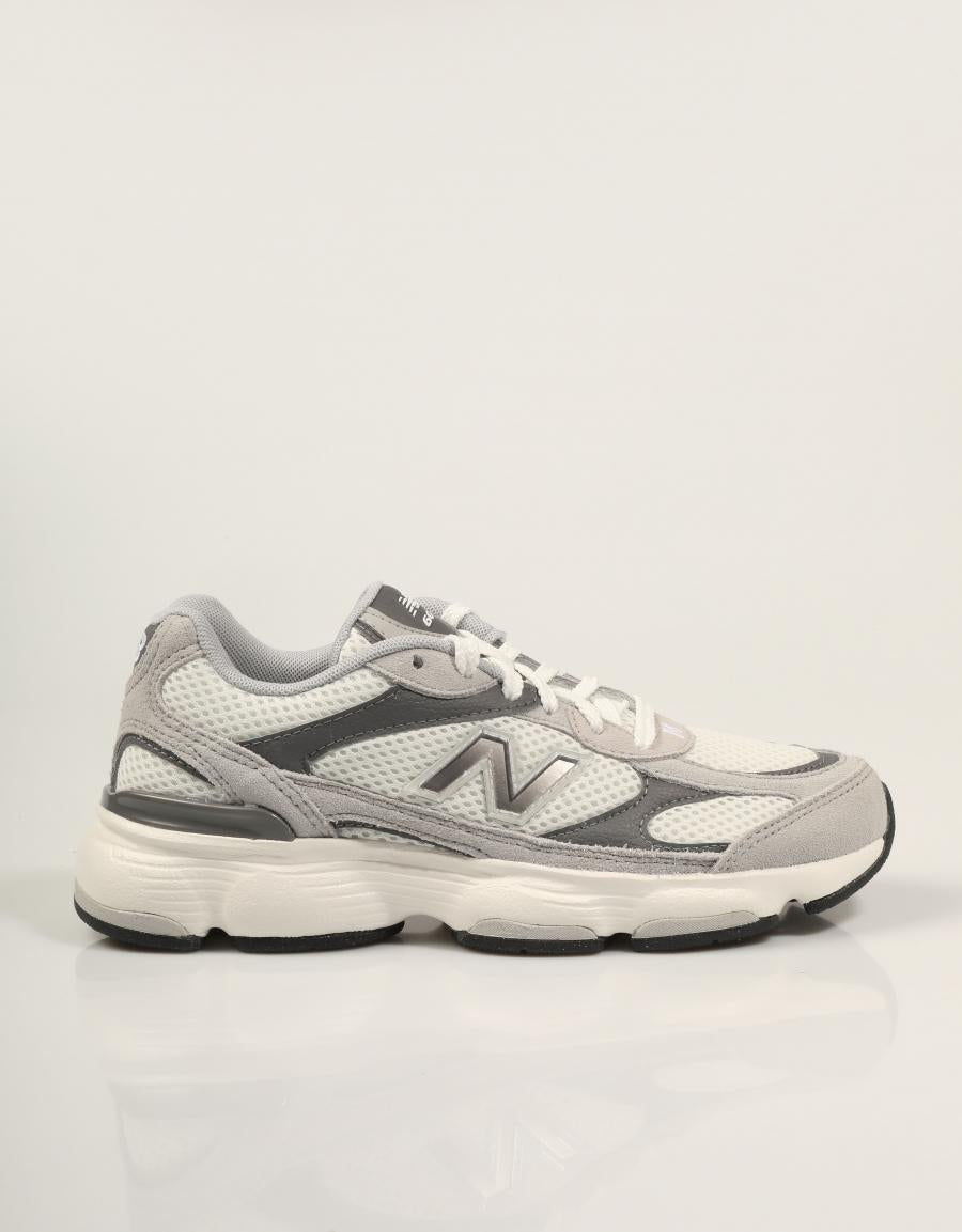 ZAPATILLAS NEW BALANCE M603 2OD en color Gris
