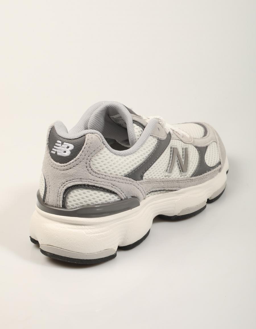 ZAPATILLAS NEW BALANCE M603 2OD en color Gris