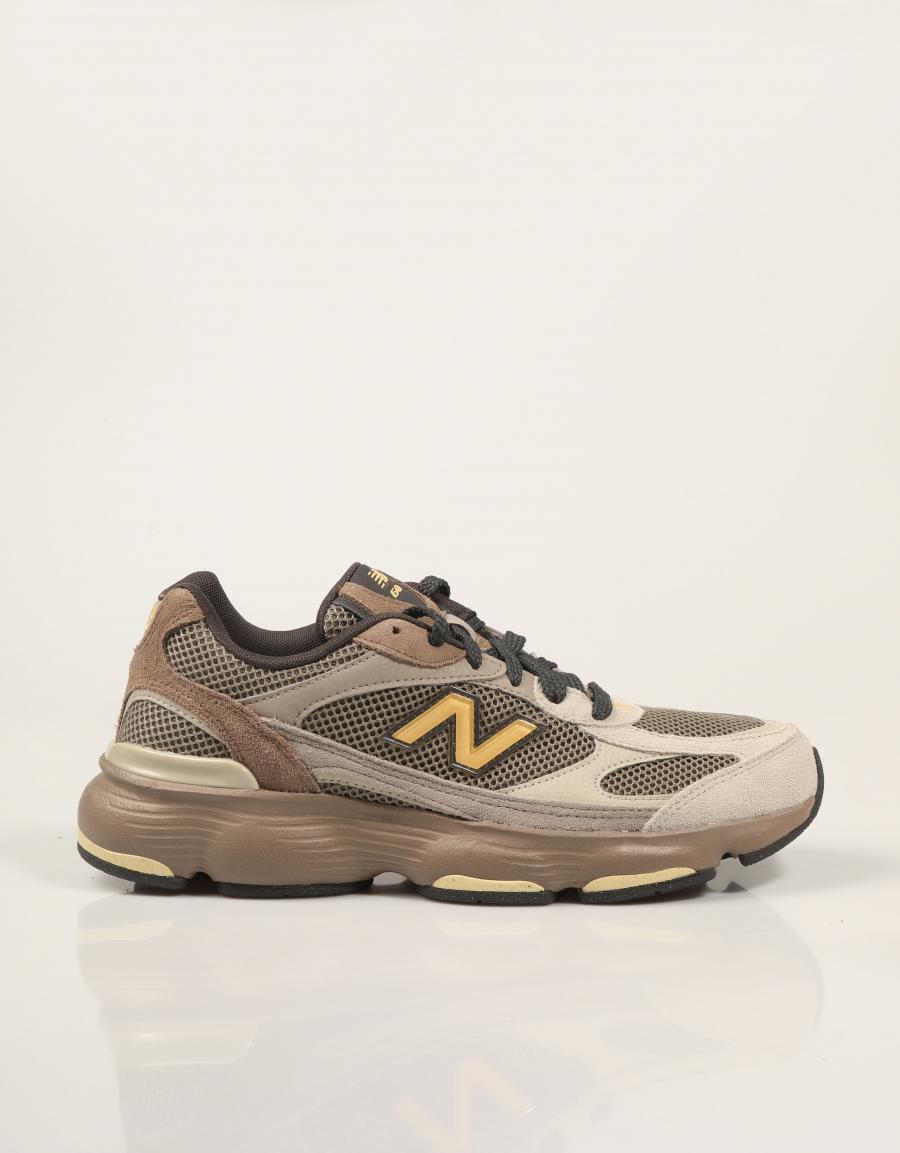 ZAPATILLAS NEW BALANCE M603 4UU en color Kaki