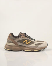 ZAPATILLAS NEW BALANCE M603 4UU en color Kaki