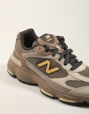 ZAPATILLAS NEW BALANCE M603 4UU en color Kaki