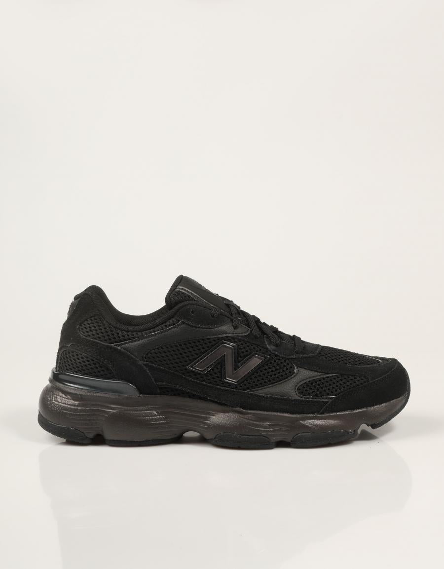 ZAPATILLAS NEW BALANCE M603 7Z2 en color Negro