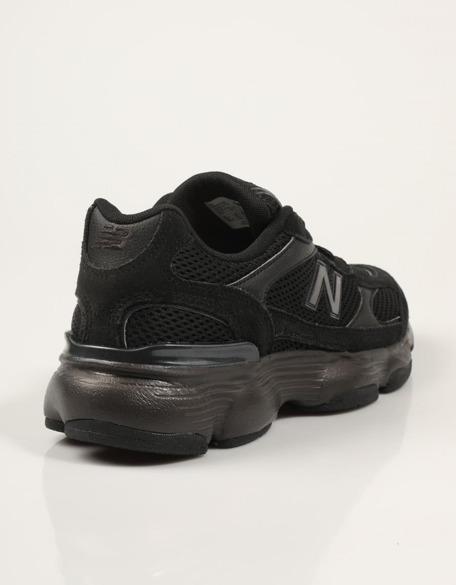 ZAPATILLAS NEW BALANCE M603 7Z2 en color Negro
