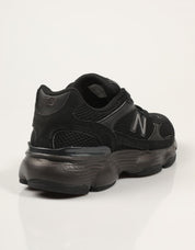 ZAPATILLAS NEW BALANCE M603 7Z2 en color Negro