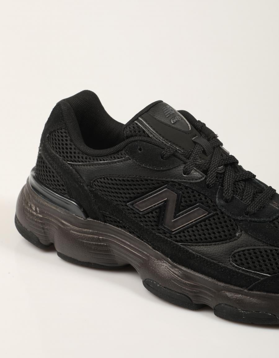 ZAPATILLAS NEW BALANCE M603 7Z2 en color Negro