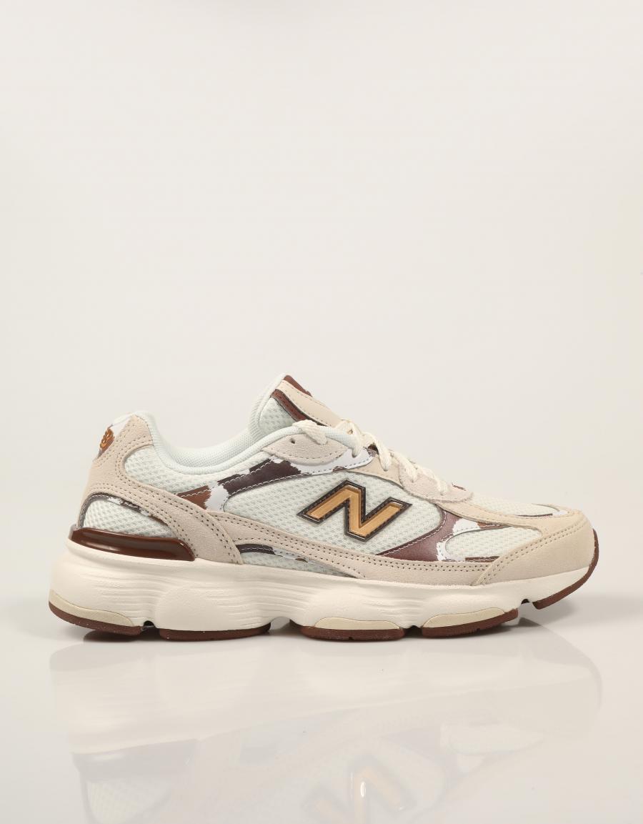 ZAPATILLAS NEW BALANCE W603 42R en color Beige