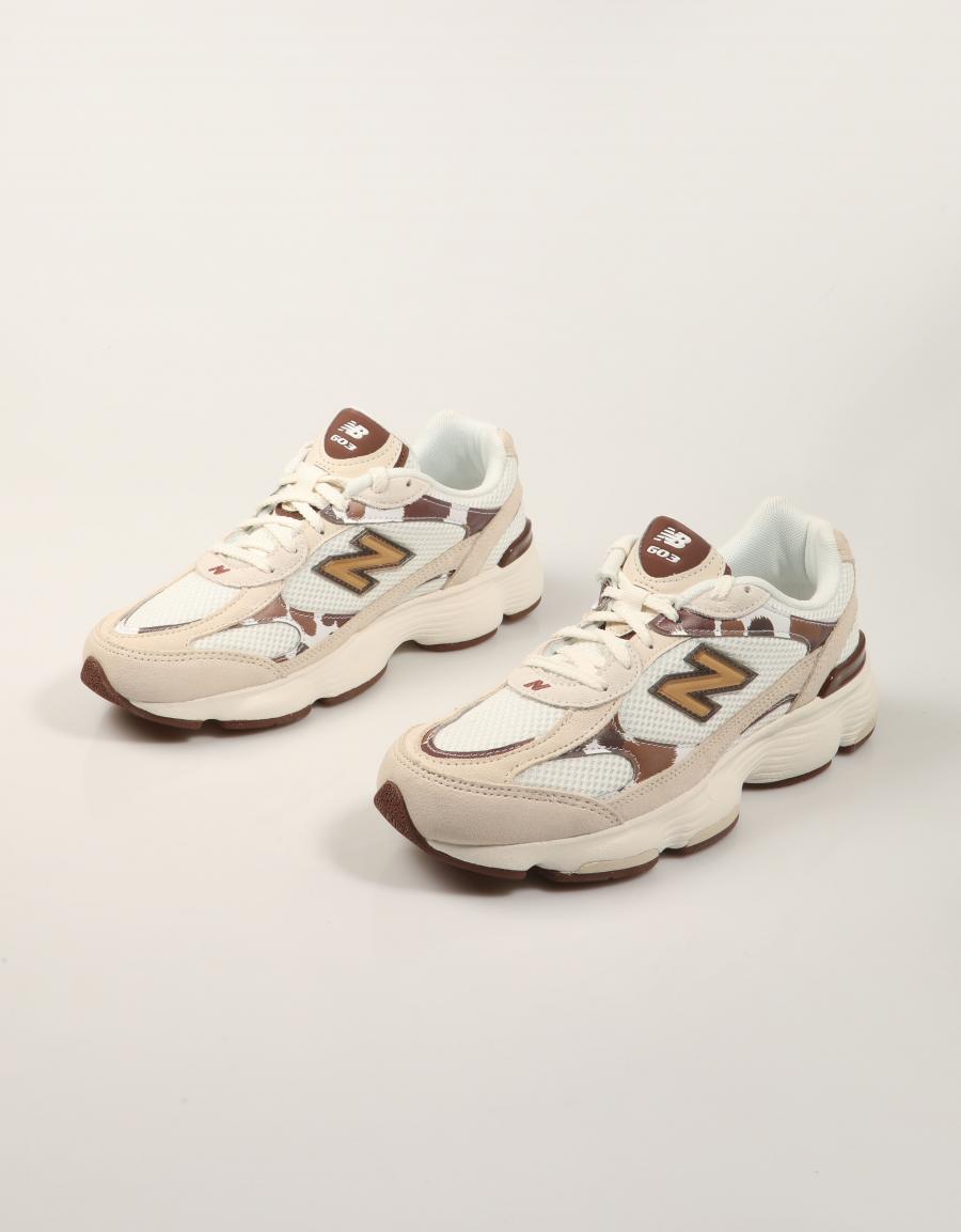 ZAPATILLAS NEW BALANCE W603 42R en color Beige