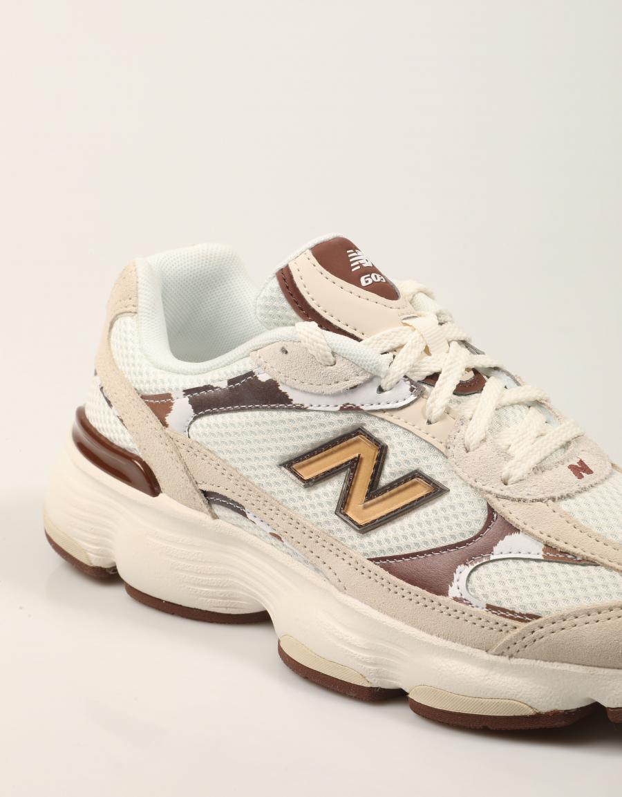 ZAPATILLAS NEW BALANCE W603 42R en color Beige
